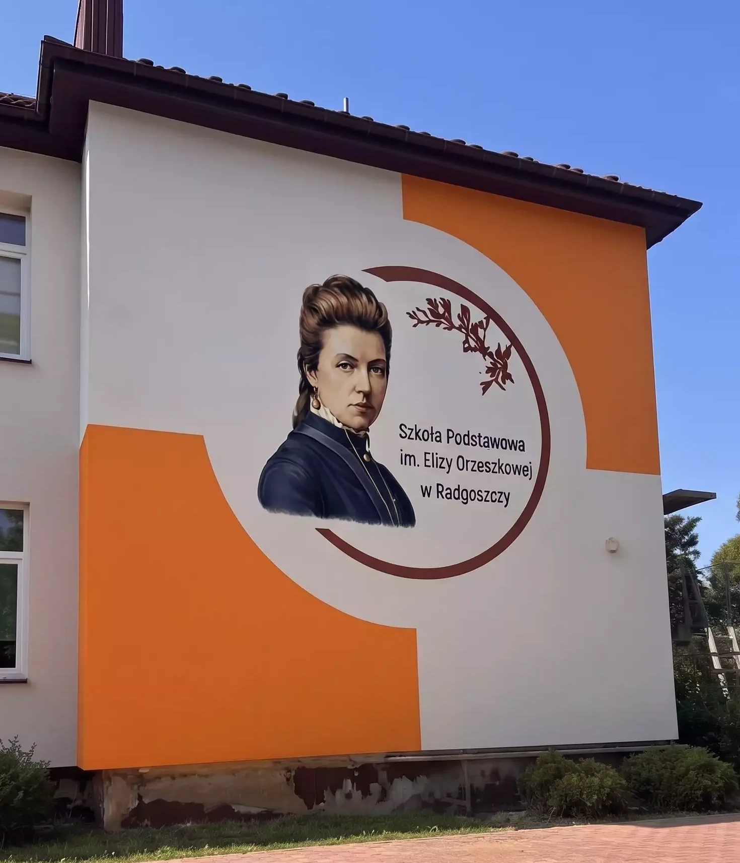 Mural Elizy Orzeszkowej w Szkole Podstawowej w Radgoszczy