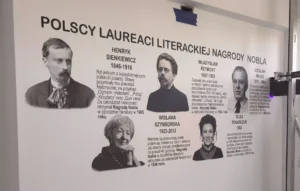 nadruk ścienny w szkole podstawowej